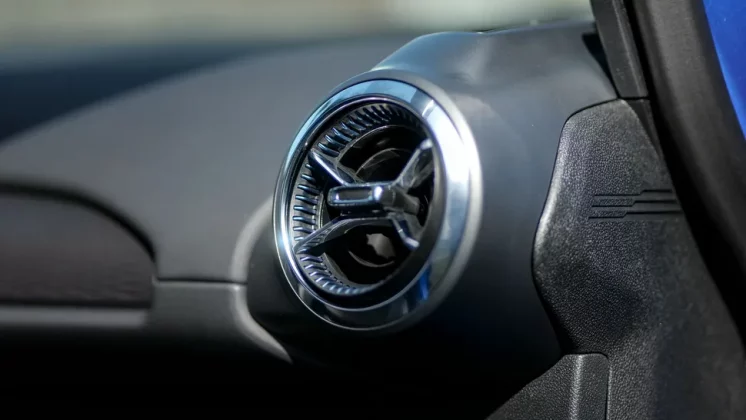 Обзор Chevrolet Equinox EV LT 2025: все плюсы и минусы бюджетного электромобиля фото