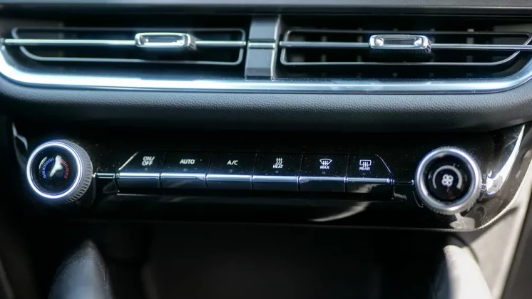 Обзор Chevrolet Equinox EV LT 2025: все плюсы и минусы бюджетного электромобиля фото