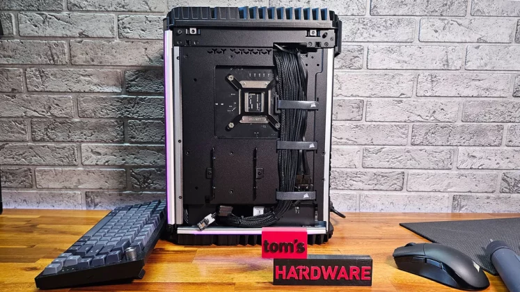 Обзор Corsair One i500: большой компьютер в маленьком корпусе фото