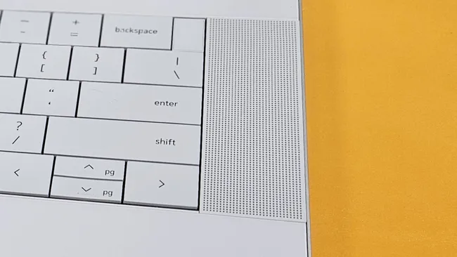 Обзор Dell 16 Premium: единственный конкурент MacBook Pro 16 картинка Dell 16 Premium