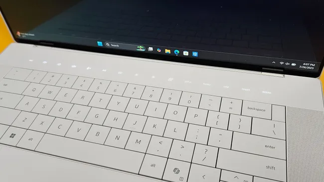 Обзор Dell 16 Premium: единственный конкурент MacBook Pro 16 картинка Dell 16 Premium