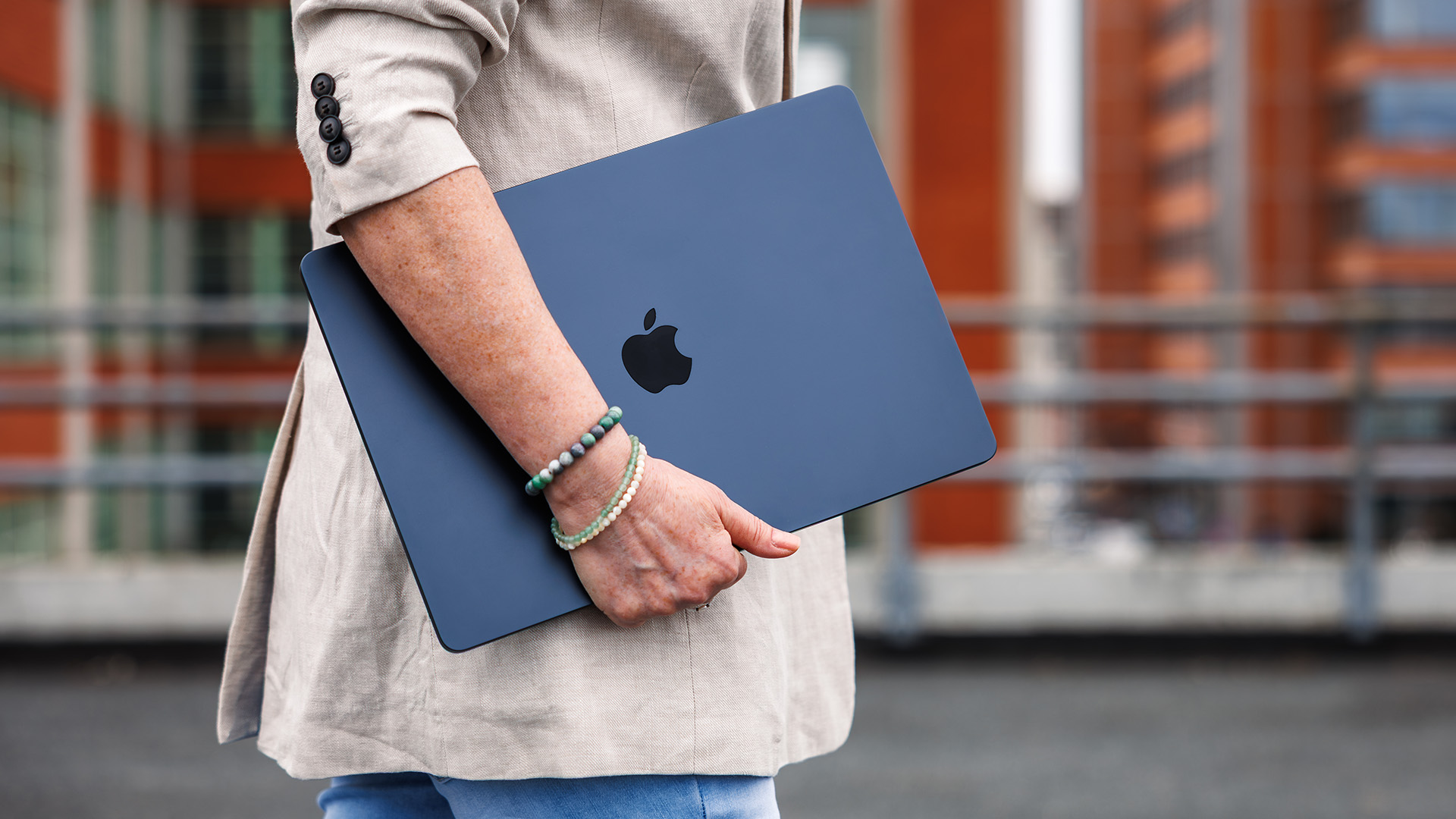 434541MacBook за разумные деньги: Apple меняет стратегию?