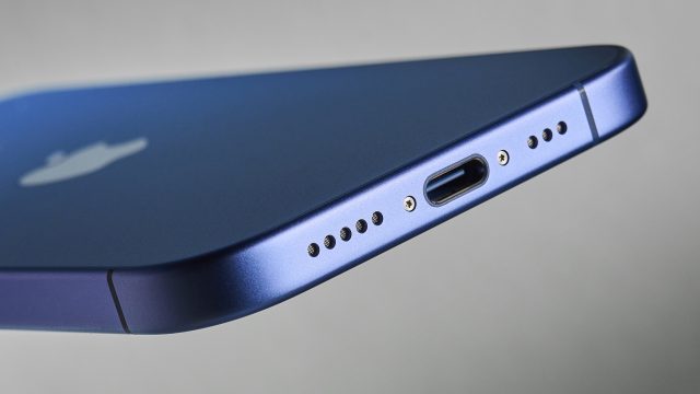 Неожиданный поворот: Apple может попросить помощи у конкурентов для Siri