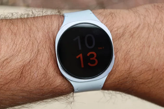 Обзор Galaxy Watch 8: новый дизайн, знакомые функции фото