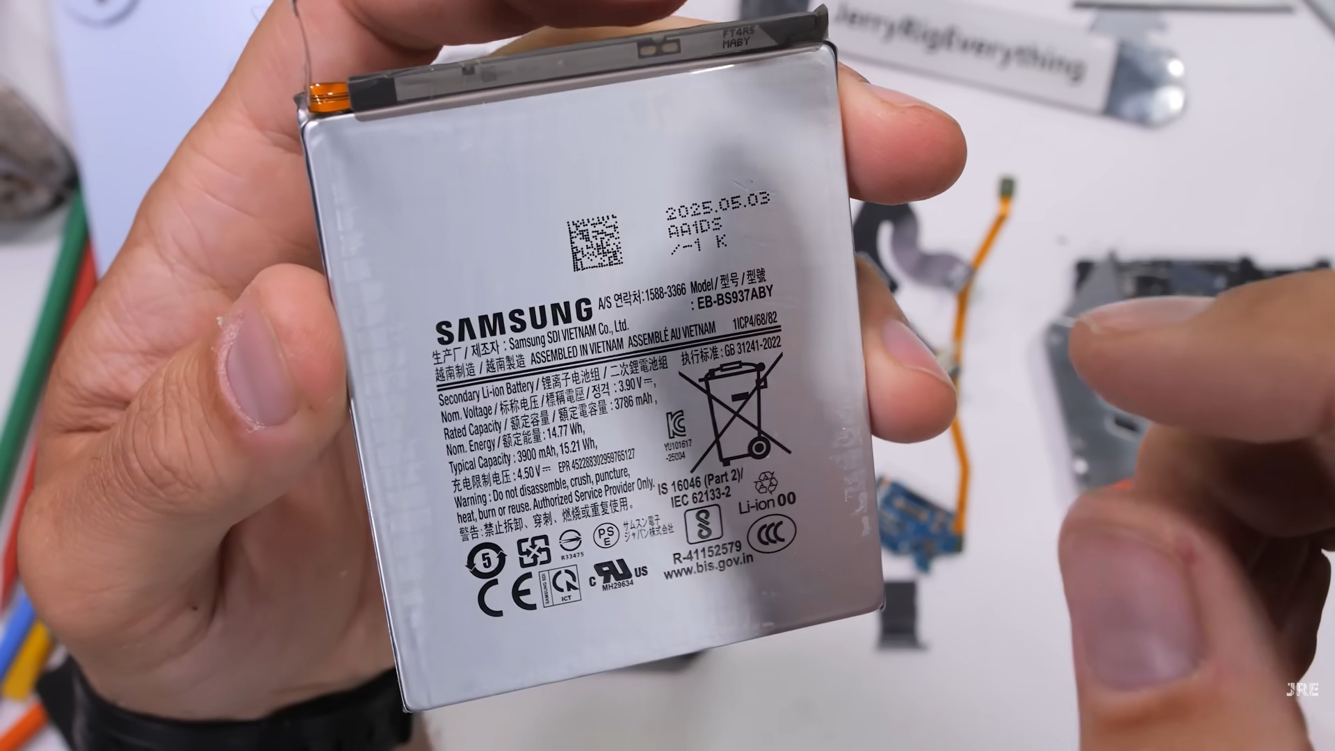 Galaxy S26 Edge удивит толщиной! Утечка раскрыла неожиданные изменения картинка Galaxy S26 Edge удивит толщиной! Утечка раскрыла неожиданные изменения фото