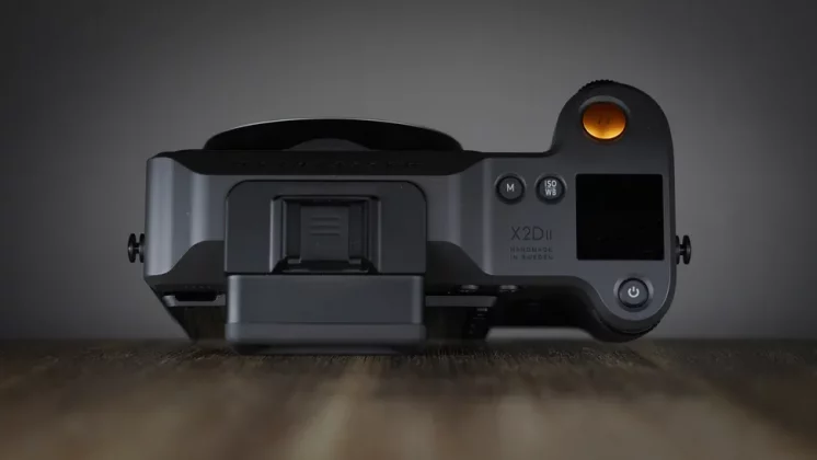 Обзор Hasselblad X2D II 100C: фотомонстр в свитере Armani фото