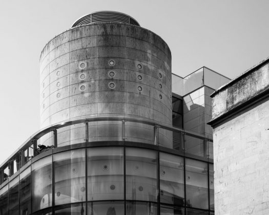 Обзор Hasselblad X2D II 100C: фотомонстр в свитере Armani фото