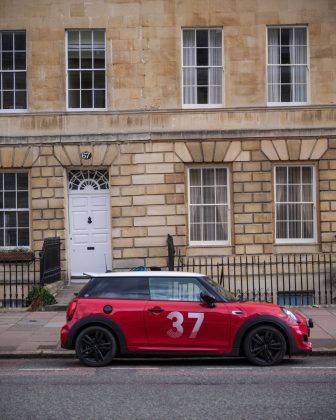 Обзор Hasselblad X2D II 100C: фотомонстр в свитере Armani фото