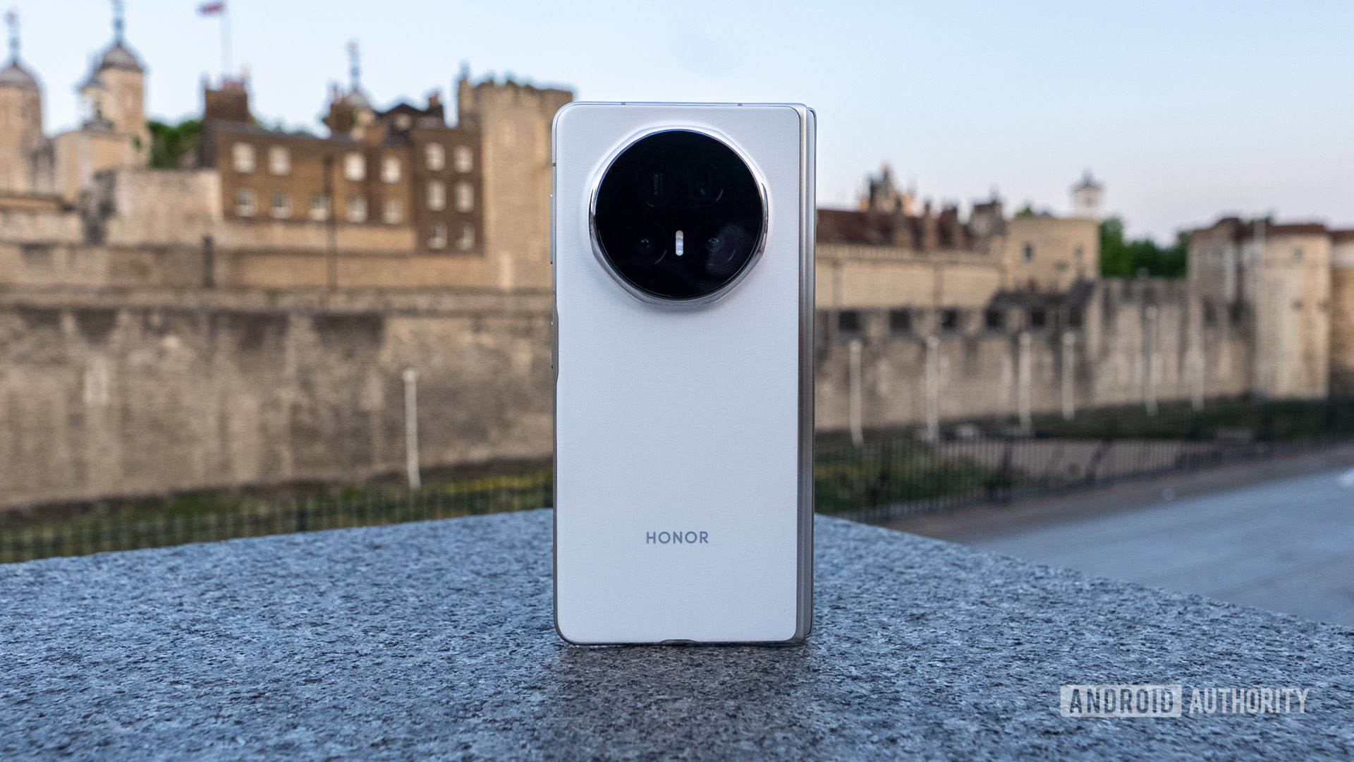 Honor Magic V5: Выход на глобальный рынок и доступность