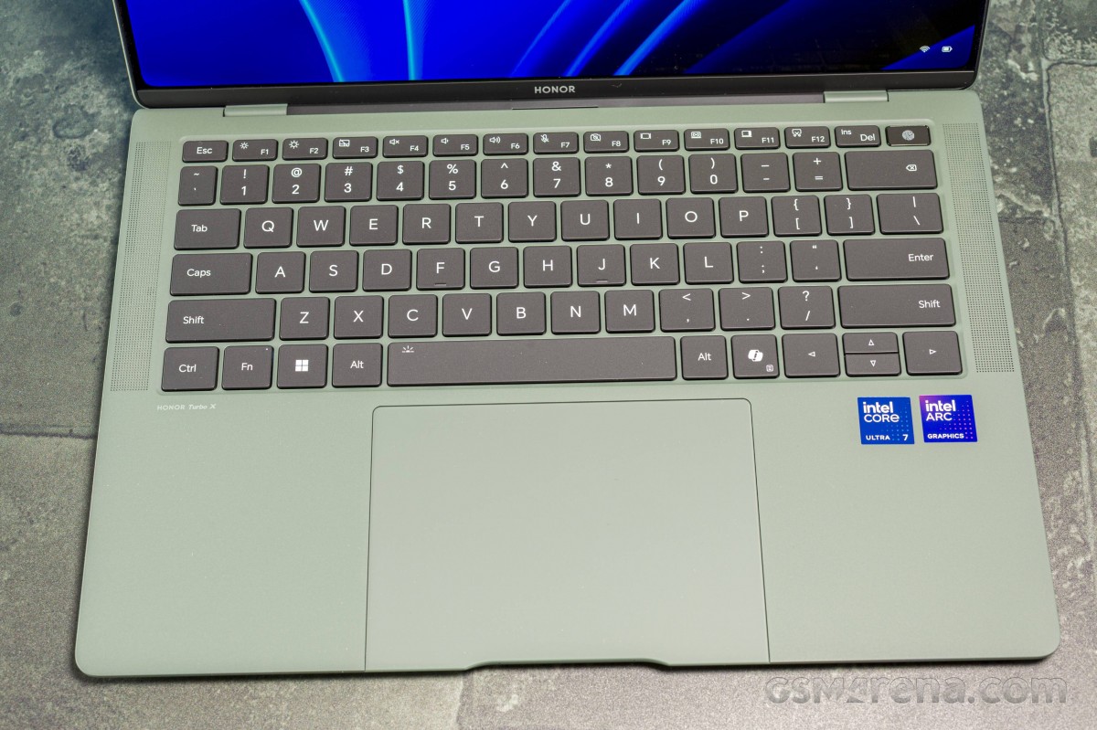 Honor MagicBook Art 14 2025 