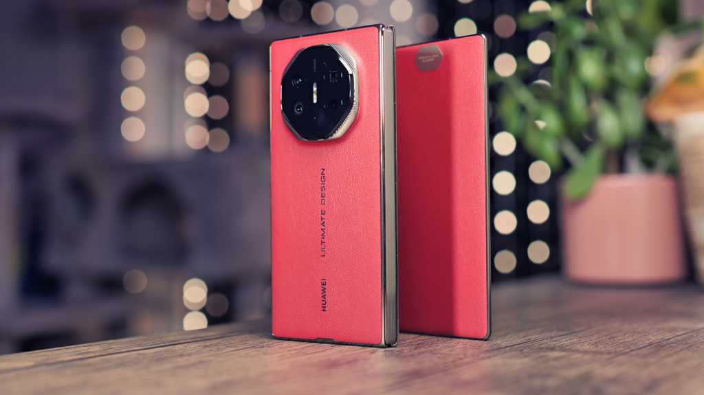 449556Три экрана вместо двух: Huawei анонсирует складной Mate XTS