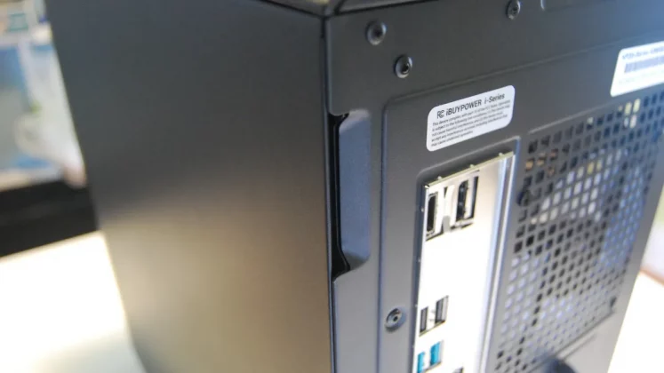 Обзор iBuyPower Slate 8 Mesh: игровой ПК по конкурентоспособной цене, готовый к работе фото