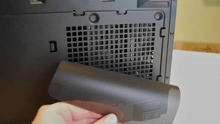 Обзор iBuyPower Slate 8 Mesh: игровой ПК по конкурентоспособной цене, готовый к работе фото