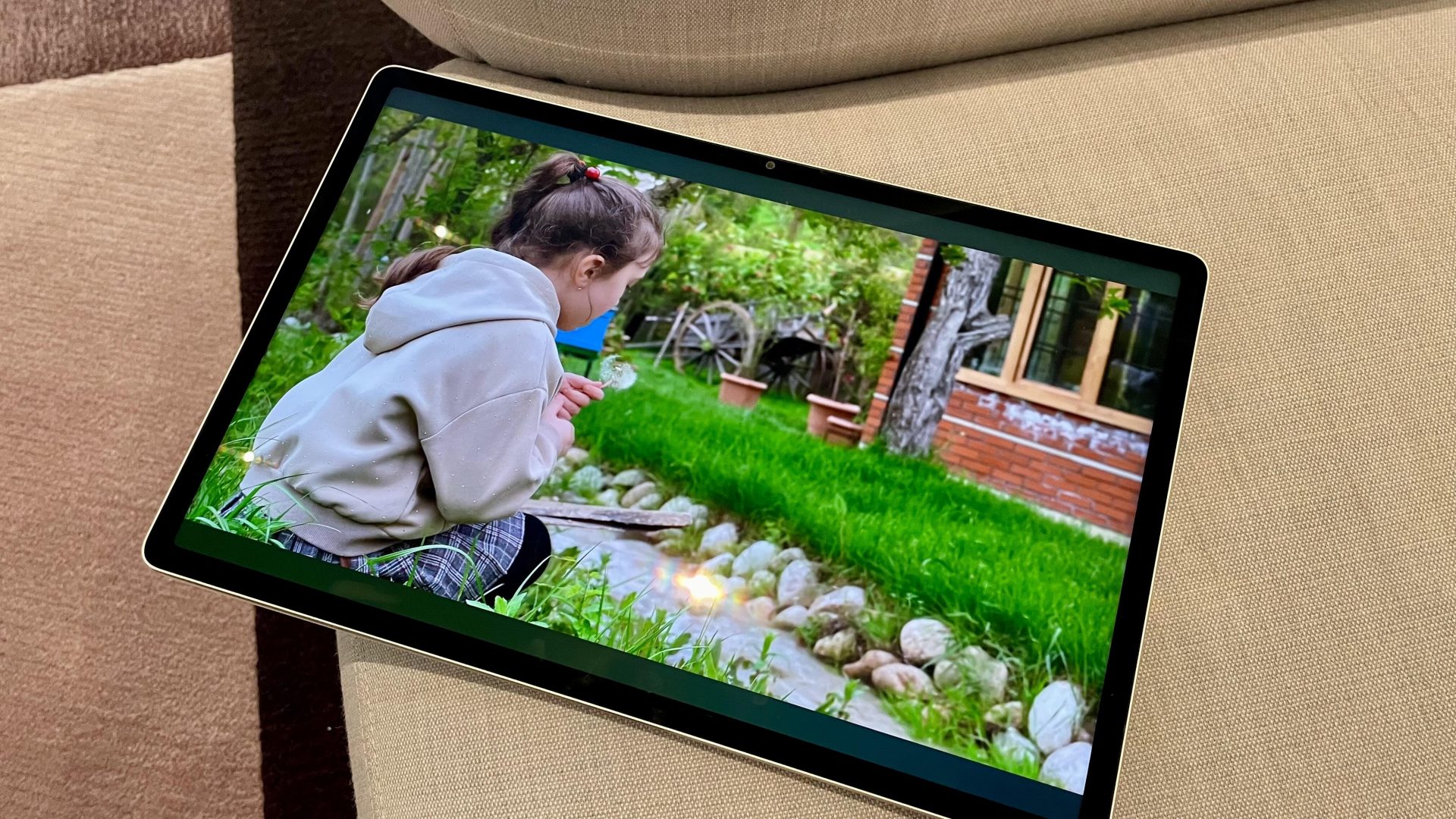 Lenovo Tab P12: почему этот планшет среднего класса превзошёл конкурентов? фото