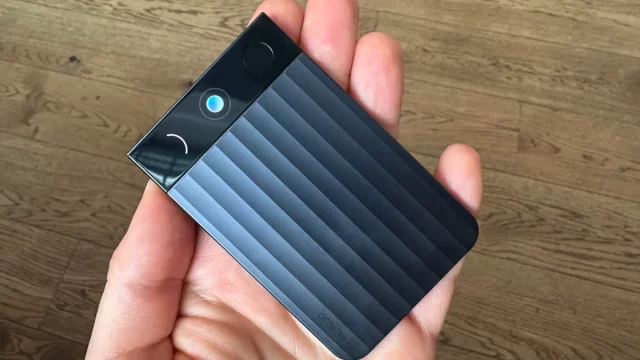 Убийца смартфона вернулся? Этот гаджет для заметок доказывает, что ИИ-устройства еще живы.