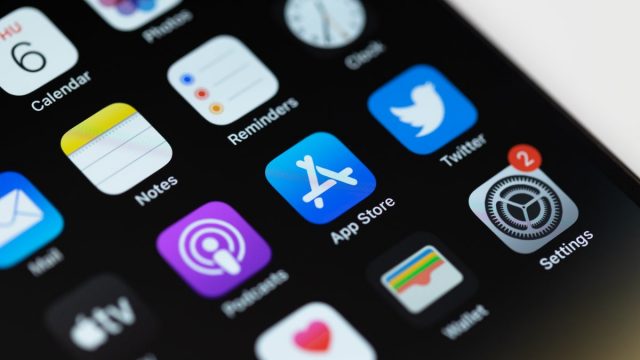 Скандал App Store: почему Маск готов судиться с Apple?