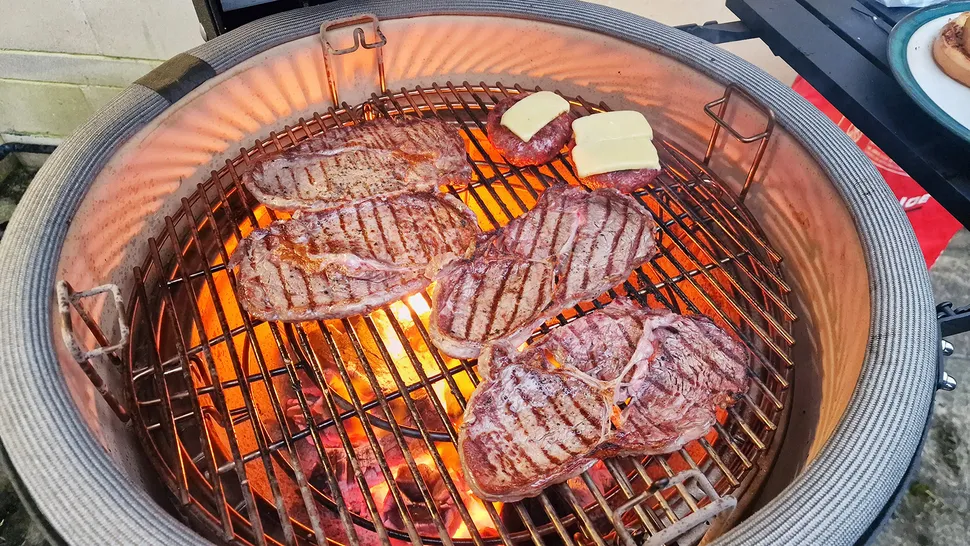 Kamado Joe Konnected — идеальный гриль в 2025 году картинка Kamado Joe Konnected — идеальный гриль в 2025 году