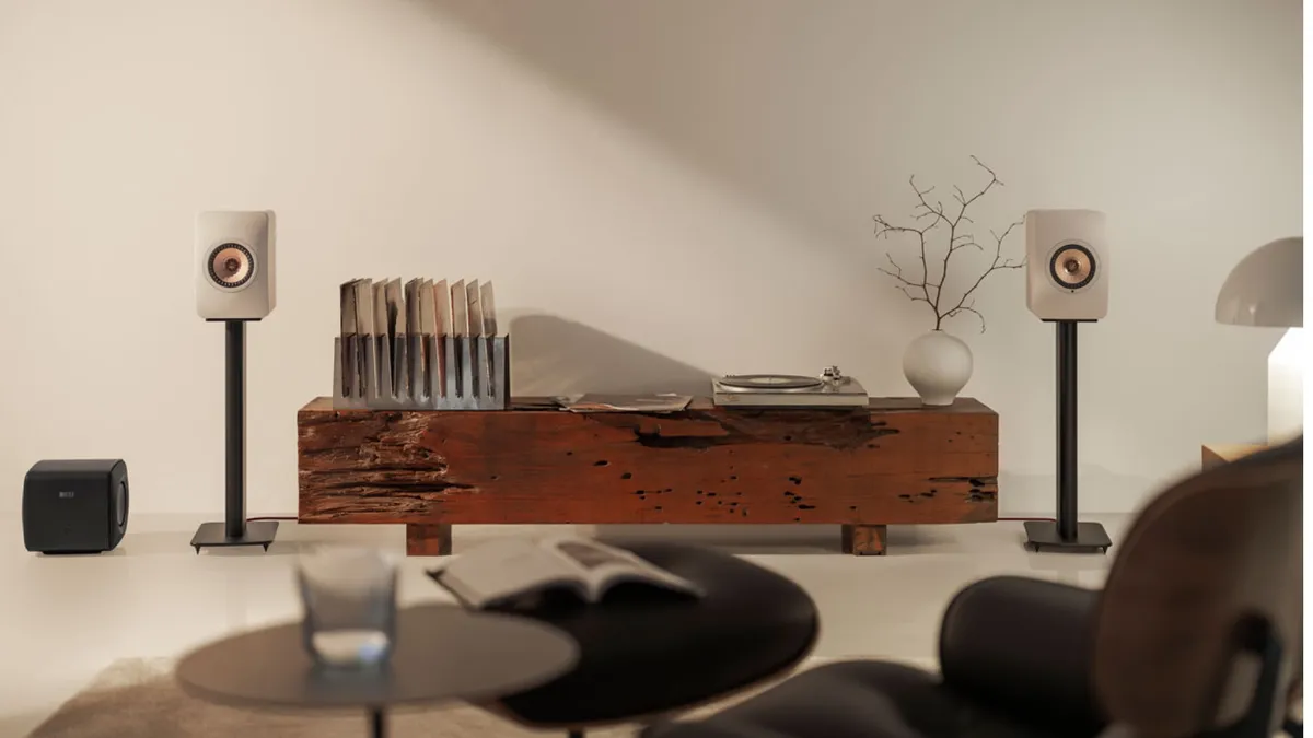 439137KEF представляет культовые колонки в новых цветах — какой оттенок ваш?