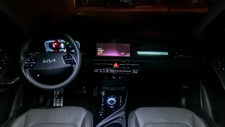 Обзор Kia Niro PHEV SX Touring 2024: футуристичный доступный гибрид фото