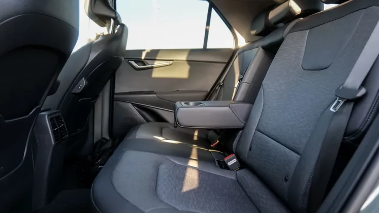 Обзор Kia Niro PHEV SX Touring 2024: футуристичный доступный гибрид фото