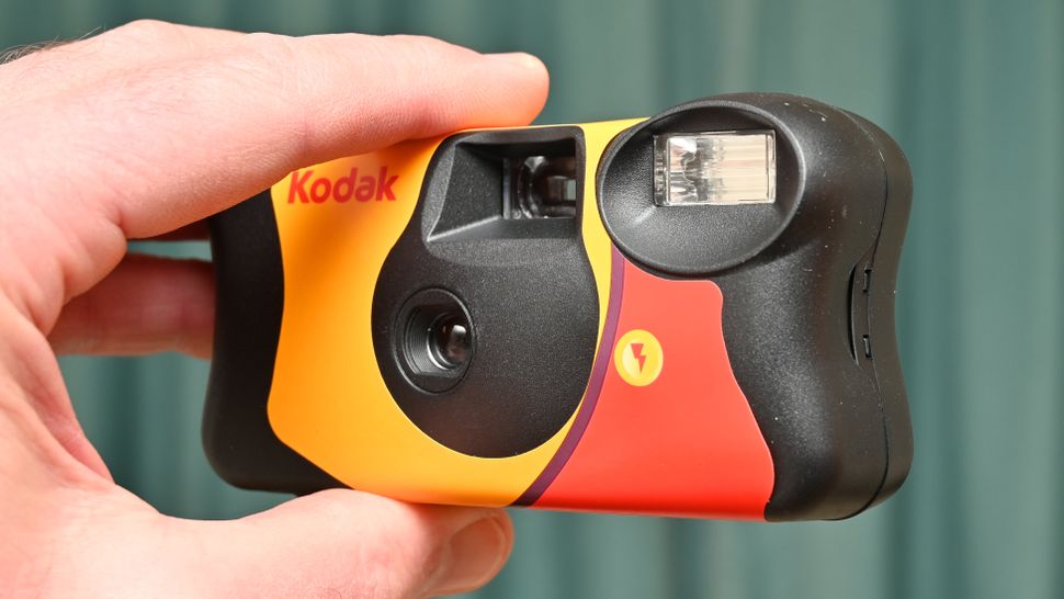 Обзор Kodak Funsaver: соблазнительный и заряженный картинка Kodak Funsaver