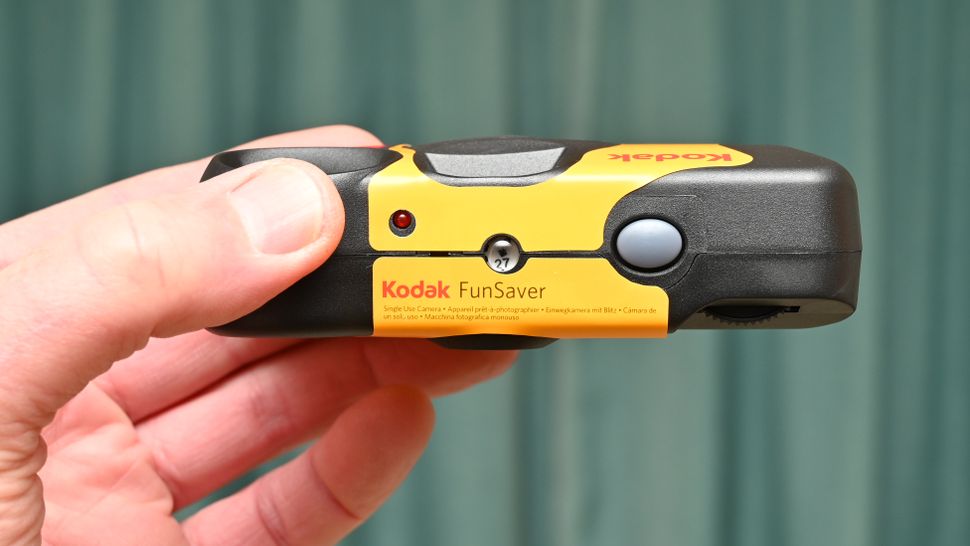 Обзор Kodak Funsaver: соблазнительный и заряженный картинка Kodak Funsaver