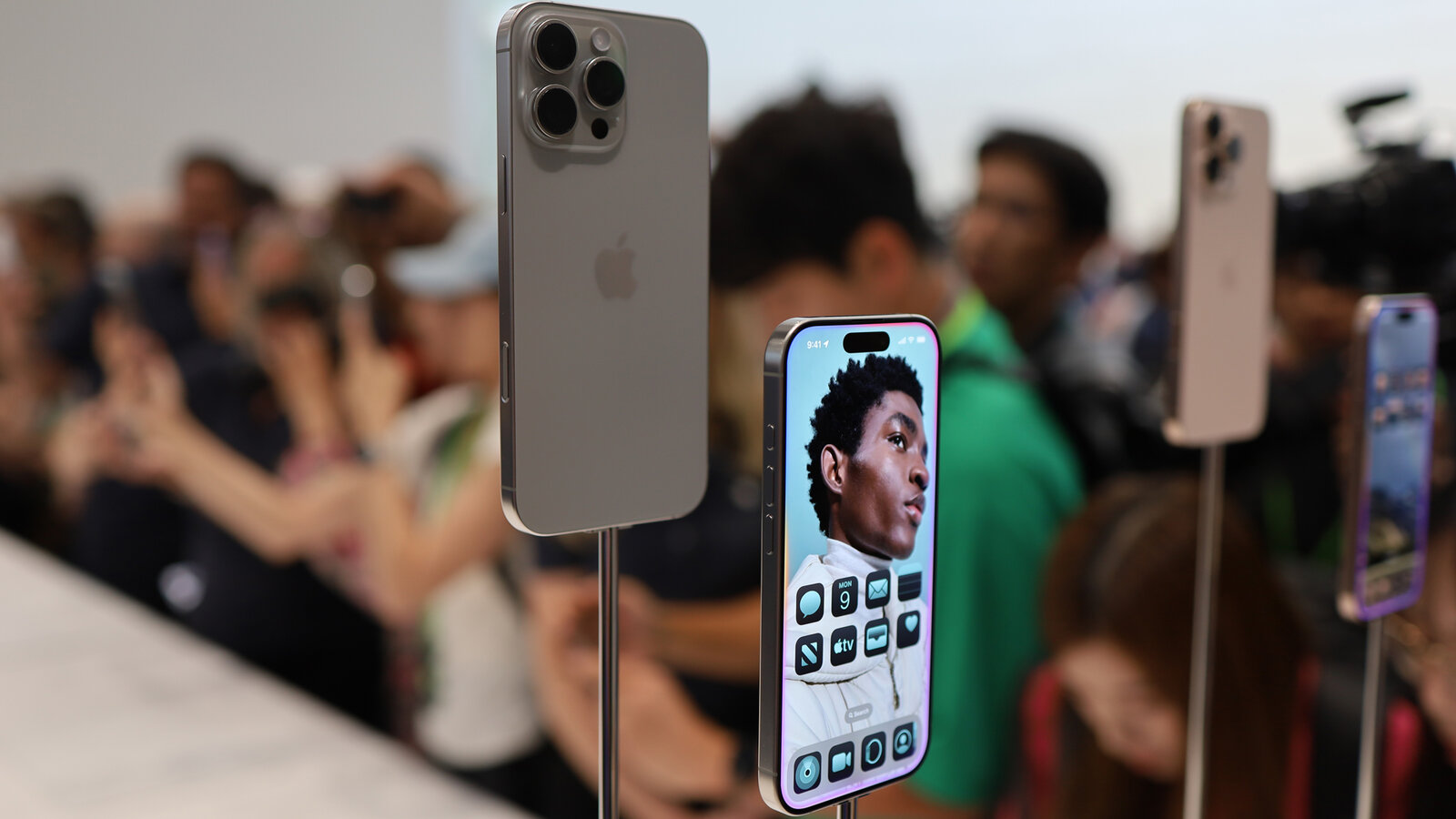 iPhone 17 Pro Max: самый мощный смартфон Apple 2025 года – что внутри?