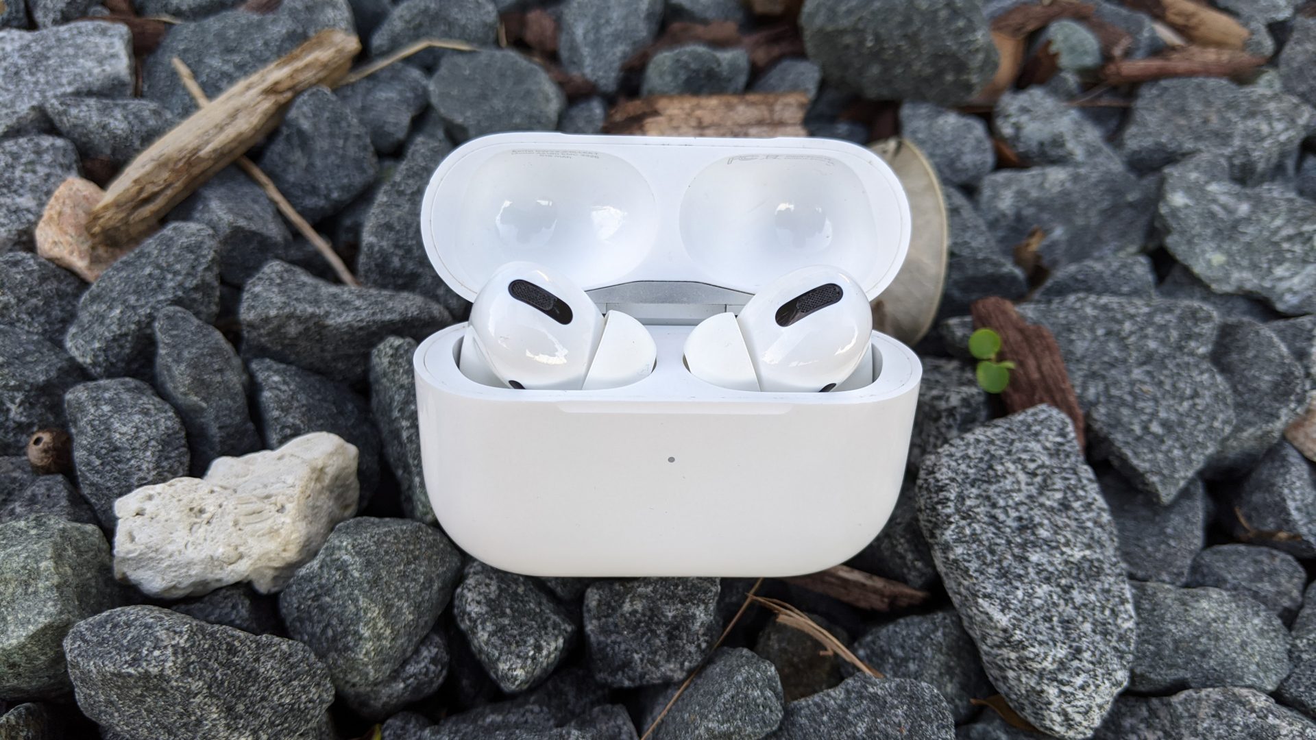 449648AirPods Pro 3: грядущий ребрендинг по мотивам AirPods 4
