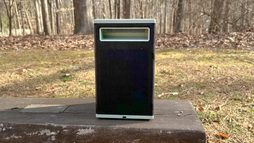 Lodge Solar Speaker 4