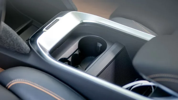 Обзор Lucid Air Touring 2025: спортивный характер и впечатляющая эффективность фото