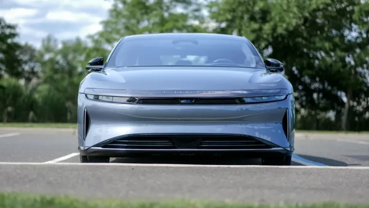 Электромобиль Lucid Air Touring 2025