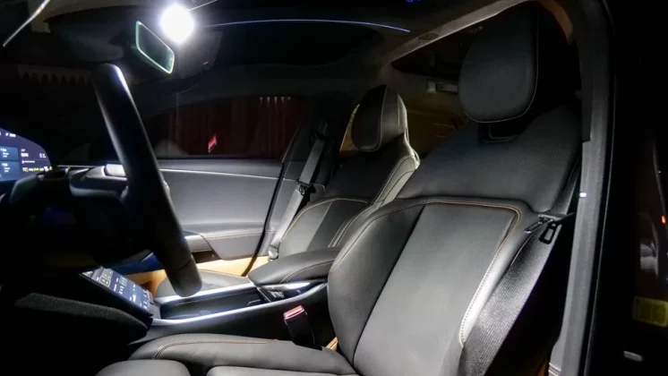 Электромобиль Lucid Air Touring 2025