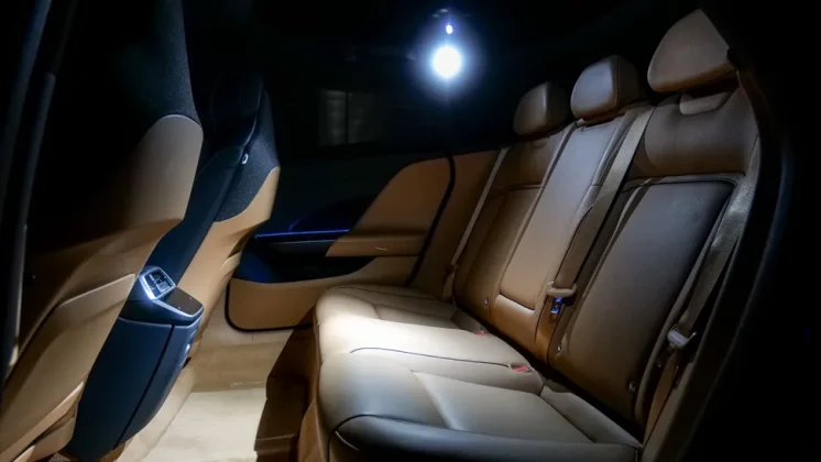 Электромобиль Lucid Air Touring 2025