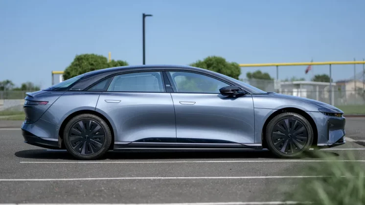 Электромобиль Lucid Air Touring 2025