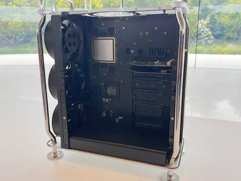 Mac Pro M4 Ultra: готовьтесь к новому королю производительности картинка Mac Pro M4 Ultra
