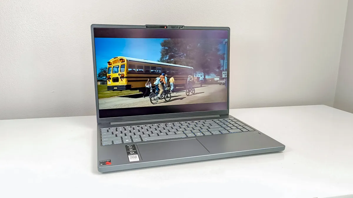 Дешевле некуда: новый MacBook перевернет рынок картинка MacBook SE