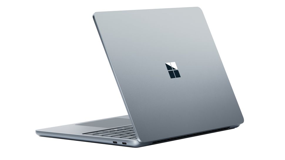 Microsoft Surface Laptop 7 против Surface Laptop 13-inch