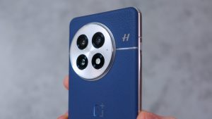 Прорыв в display-технологиях: как OnePlus 15 обойдет Samsung и Apple