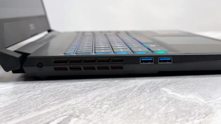 Обзор игрового ноутбука MSI Katana 15 HX фото