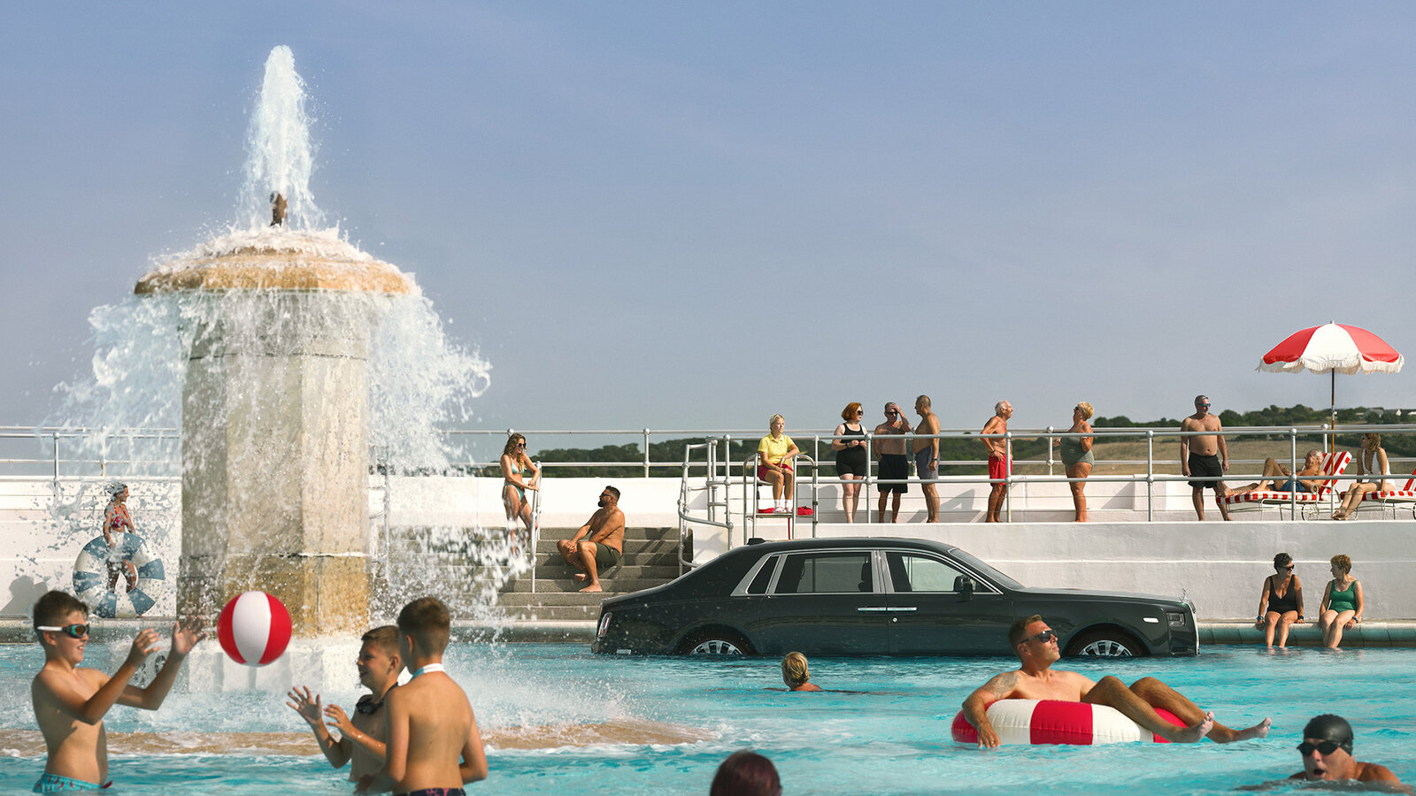 Роскошь на дне бассейна: как Rolls-Royce устроил самый стильный заплыв