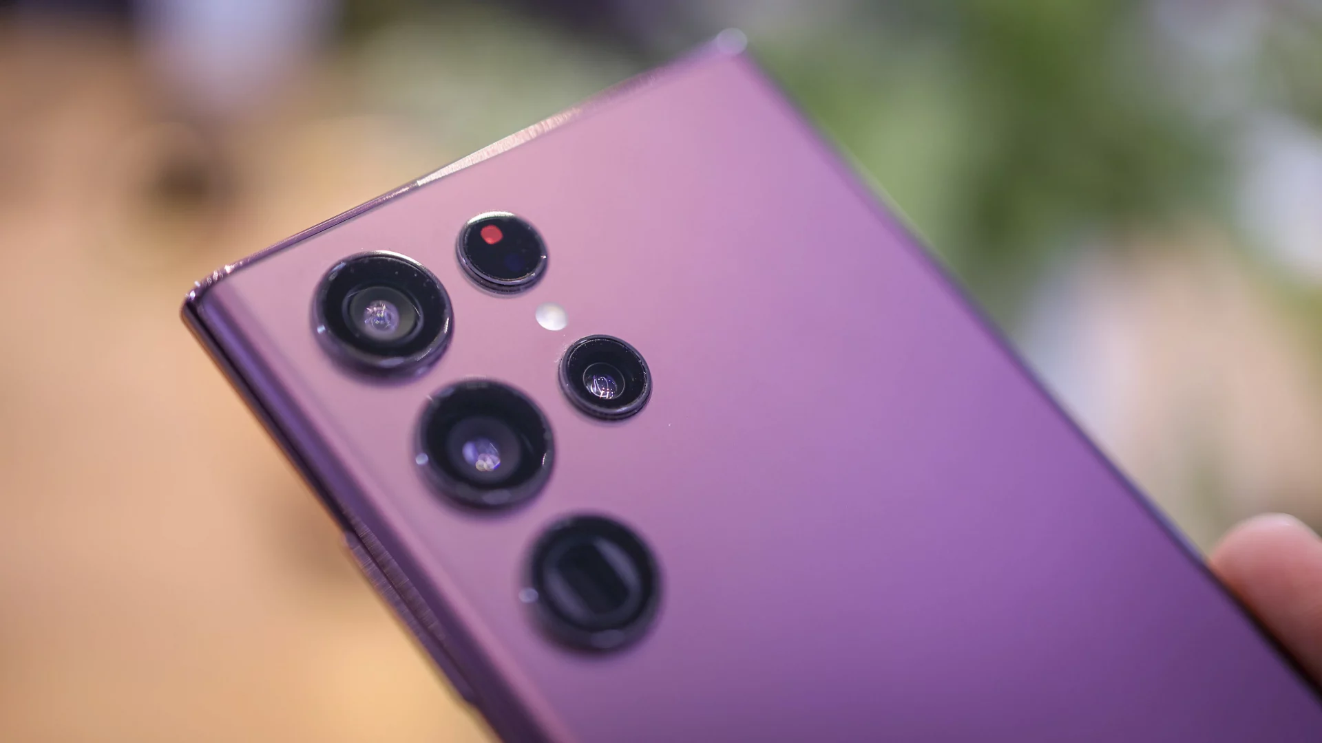 Прощай, минимализм: Samsung готовит гигантскую «плиту» для камеры S26 Ultra? картинка Прощай, минимализм: Samsung готовит гигантскую «плиту» для камеры S26 Ultra?