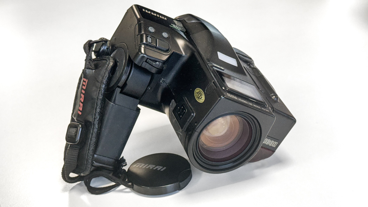 Камера из "Бэтмена": Ricoh Mirai спустя 30 лет