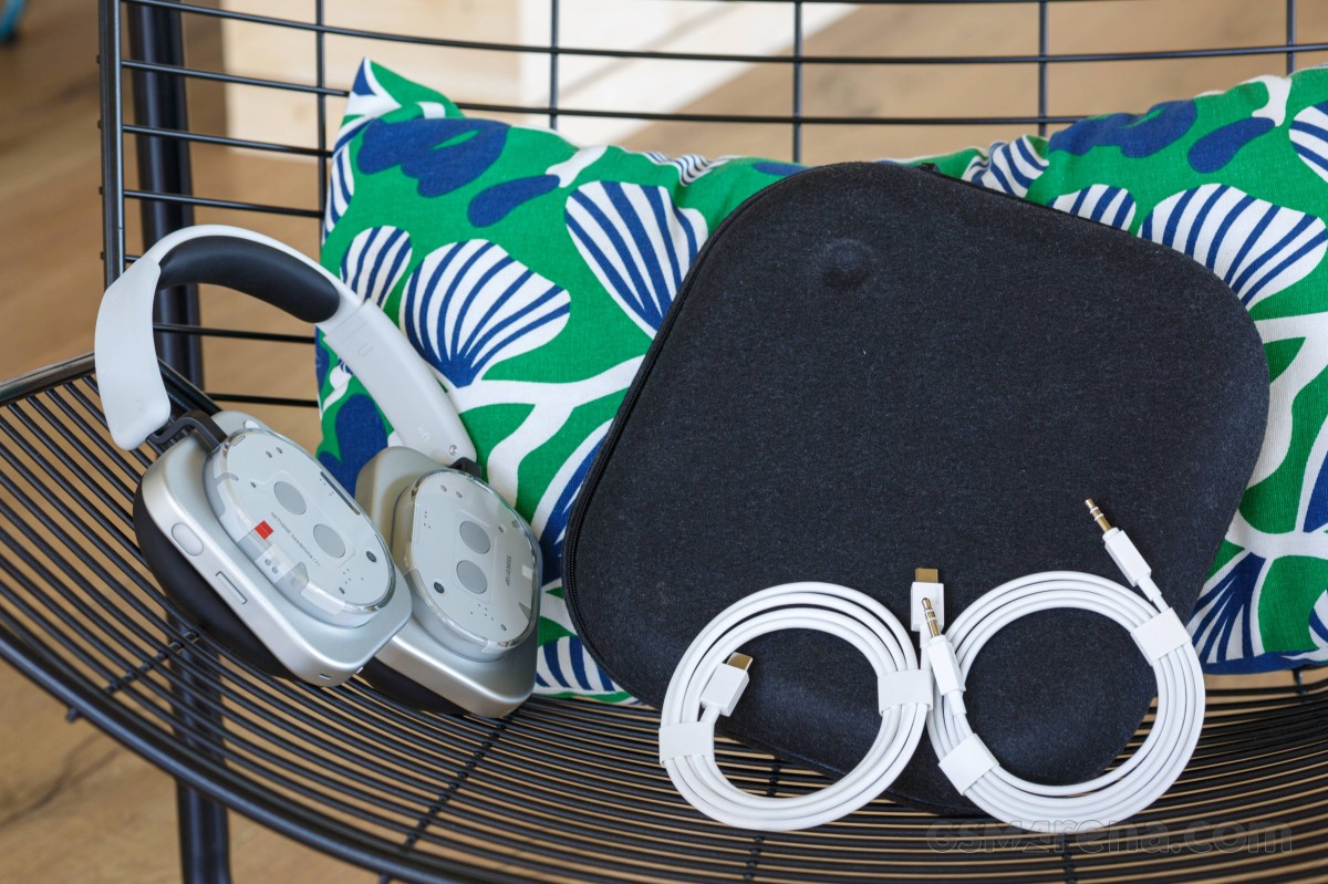 Nothing Headphones (1)