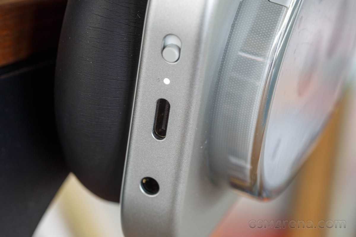 Nothing Headphones (1)