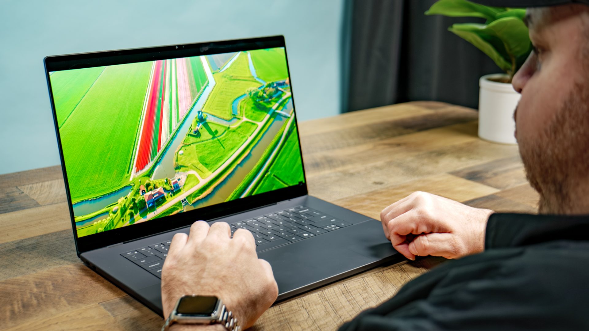 Ноутбук Dell XPS 16 – полный разбор возможностей
