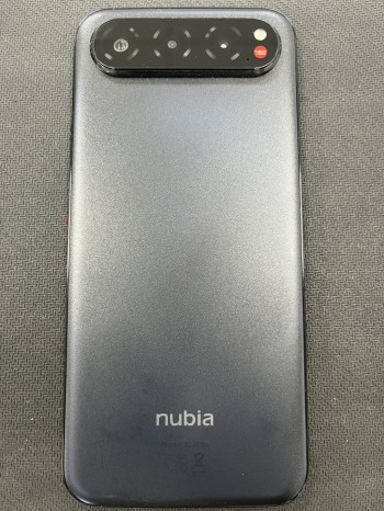 nubia Air