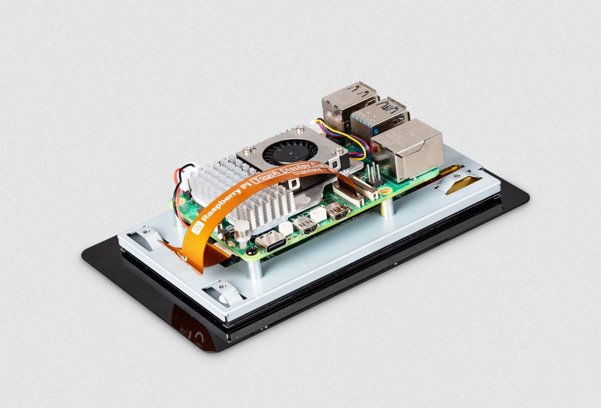 Raspberry Pi наносит удар: представлен новый 5-дюймовый сенсорный дисплей — компактнее и дешевле, но с тем же разрешением! картинка Raspberry Pi наносит удар: представлен новый 5-дюймовый сенсорный дисплей — компактнее и дешевле, но с тем же разрешением!