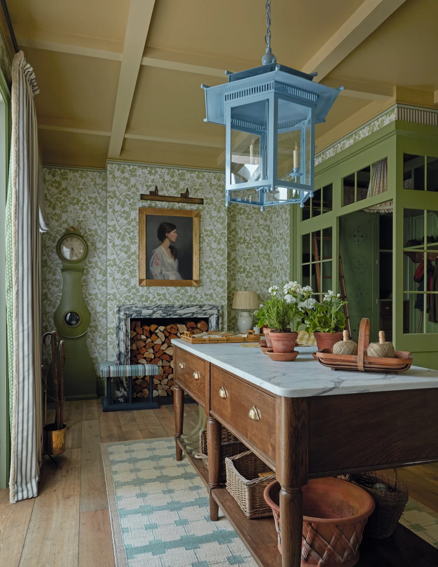 Остров или стол на кухне? Маленькая деталь — огромная разница!