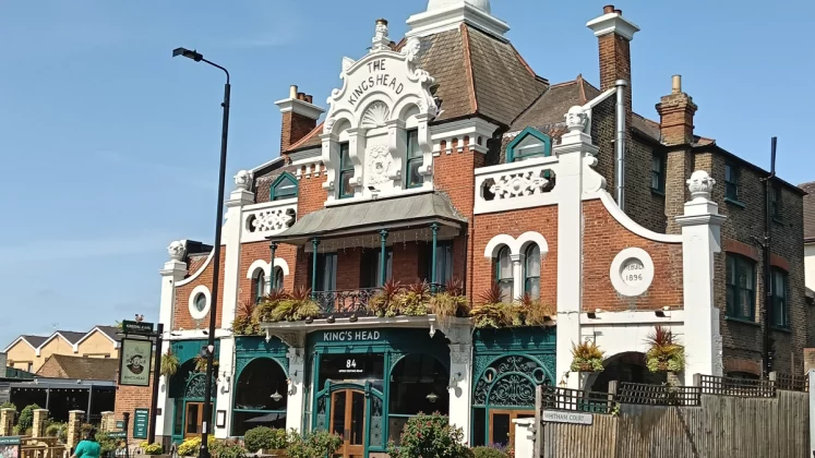 Обзор Oppo A5 Pro 5G: шаг в будущее и два — в прошлое? фото