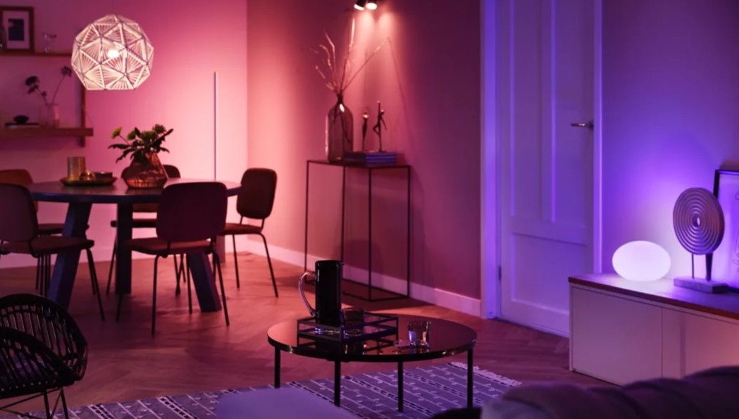 Мощный хаб Philips Hue: поддержка 150+ ламп и датчики движения в каждом